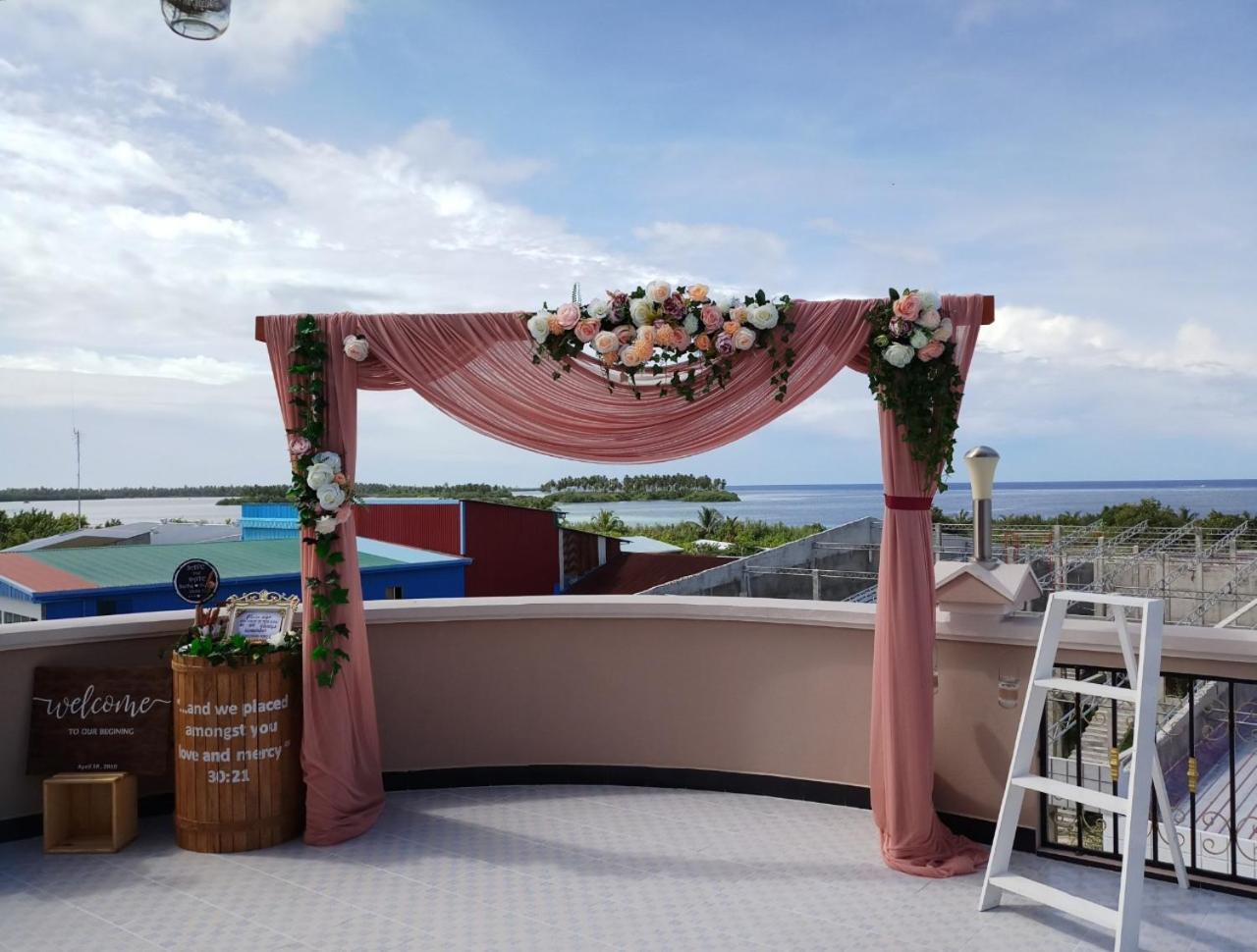 Abuharee Grand Hotel Addu City Ngoại thất bức ảnh