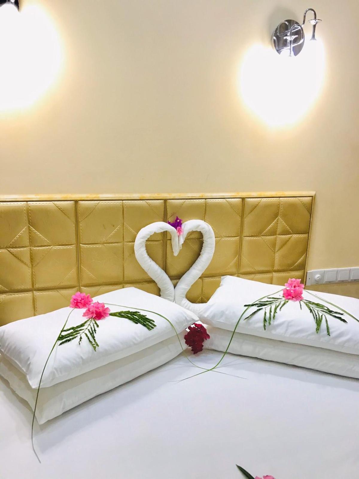 Abuharee Grand Hotel Addu City Ngoại thất bức ảnh