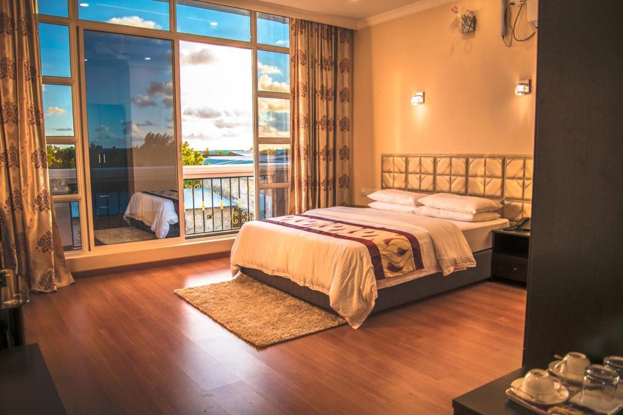 Abuharee Grand Hotel Addu City Ngoại thất bức ảnh