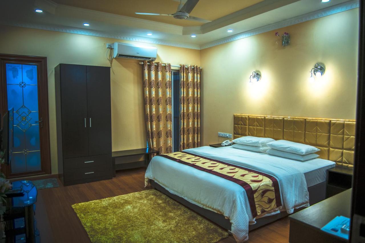 Abuharee Grand Hotel Addu City Ngoại thất bức ảnh