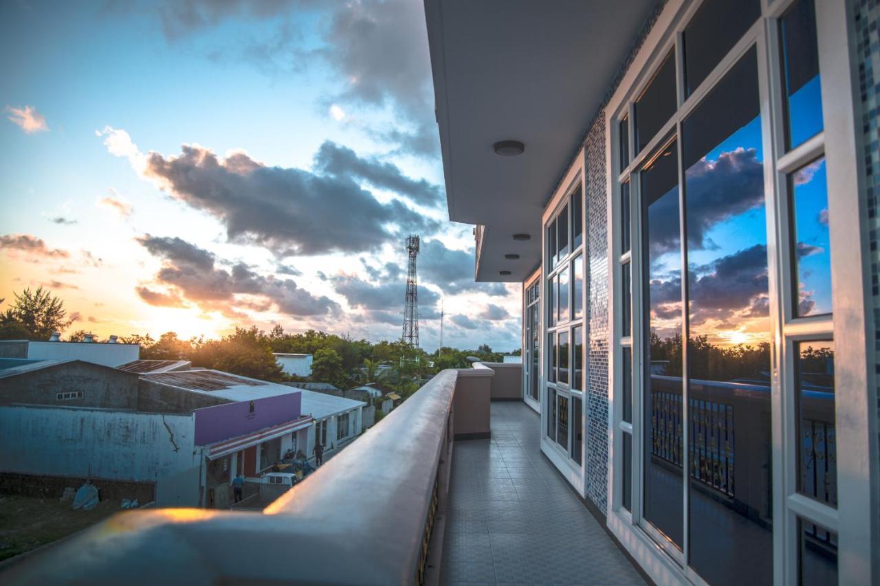 Abuharee Grand Hotel Addu City Ngoại thất bức ảnh
