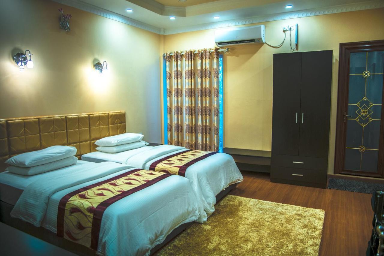 Abuharee Grand Hotel Addu City Ngoại thất bức ảnh