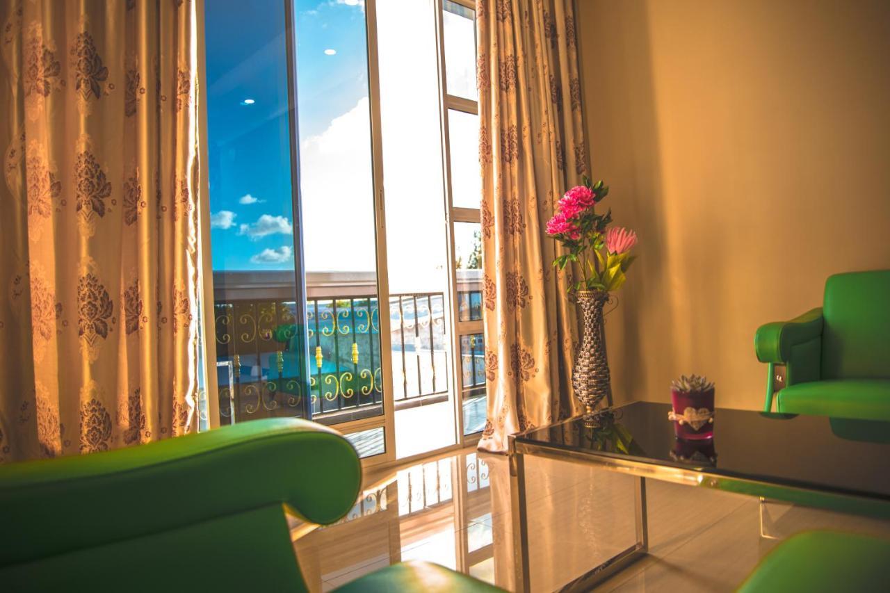 Abuharee Grand Hotel Addu City Ngoại thất bức ảnh