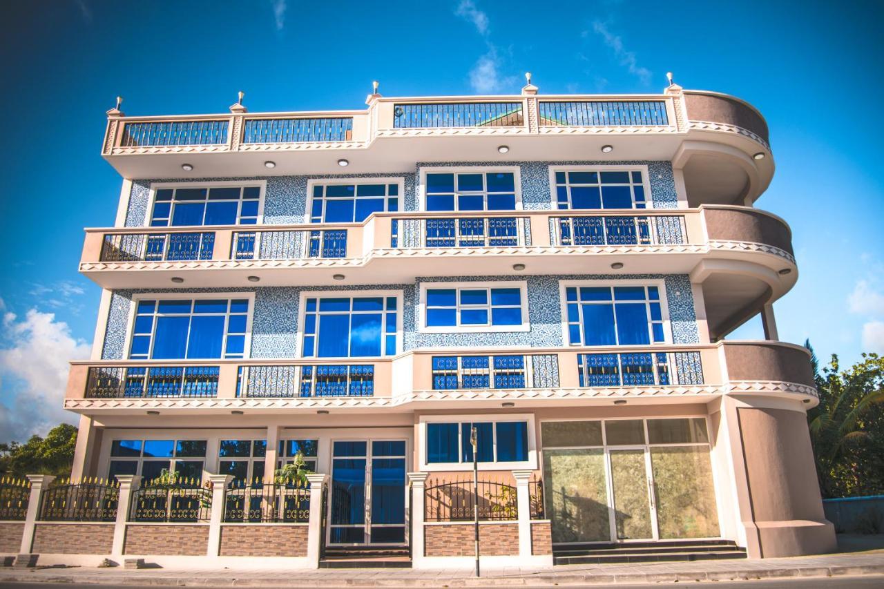 Abuharee Grand Hotel Addu City Ngoại thất bức ảnh