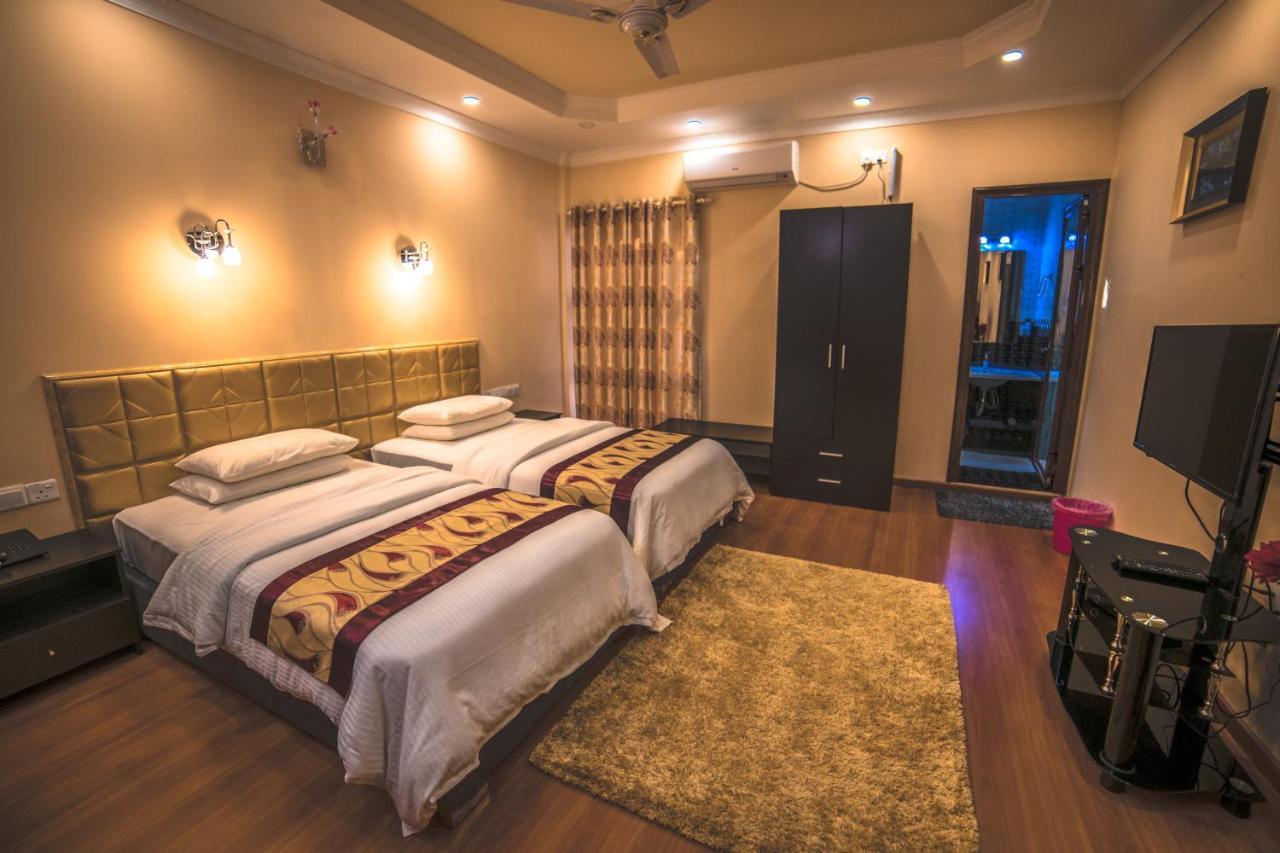 Abuharee Grand Hotel Addu City Ngoại thất bức ảnh